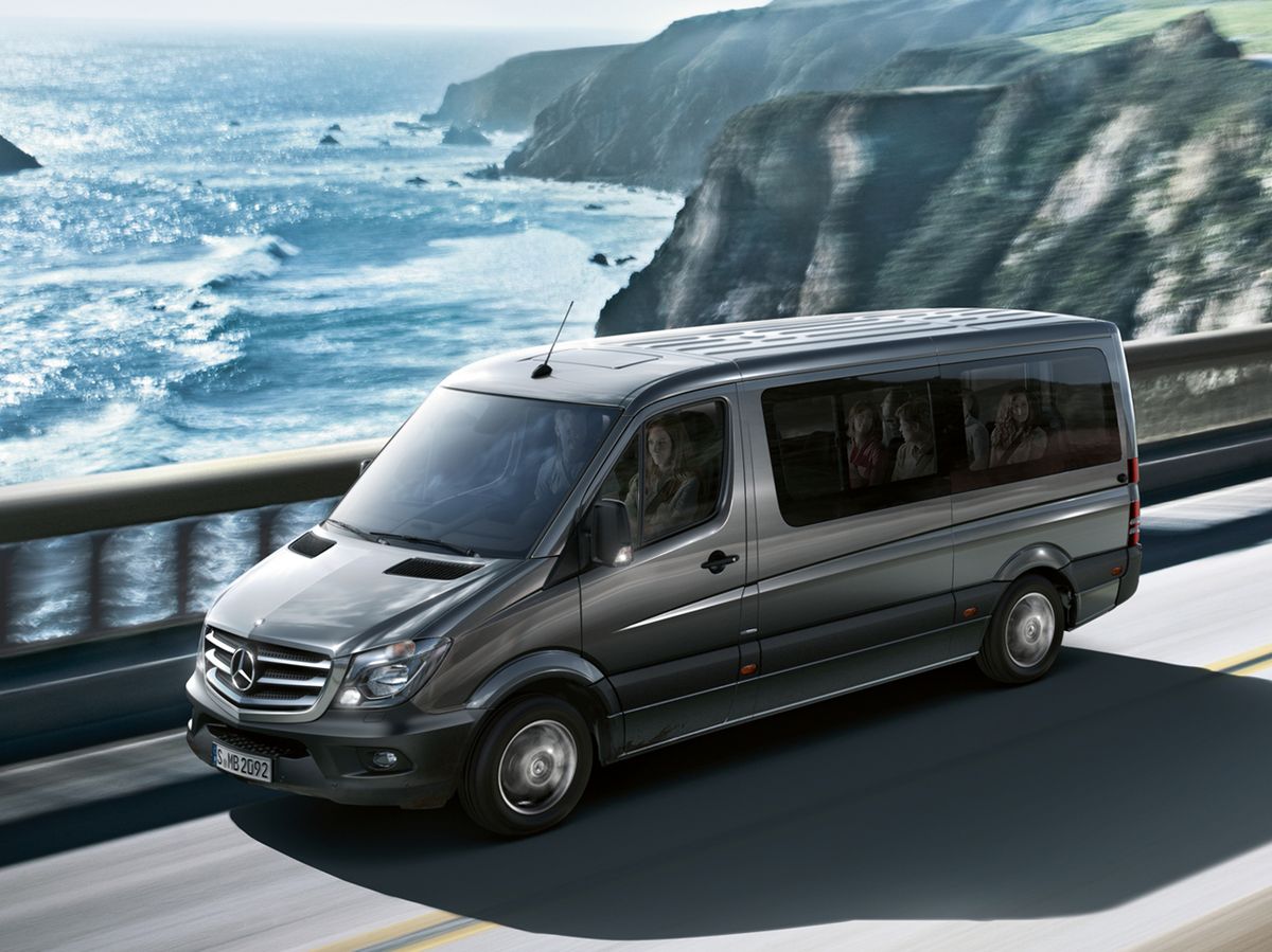 Mercedes Benz Minibus